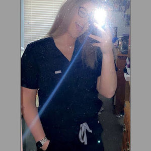 Meet your Posher, Abigail